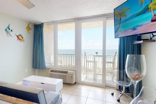 421 - Island Inn - image 35