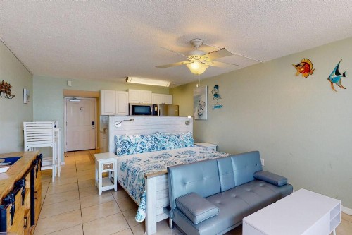 421 - Island Inn - image 7