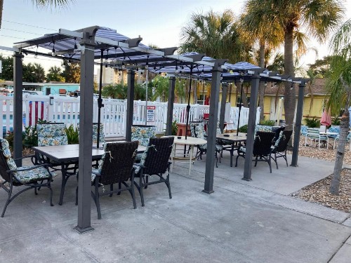 Bella Sirena Inn - image 8