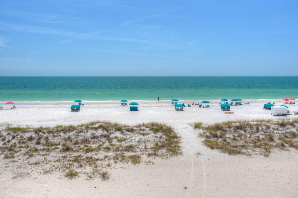323 - Island Inn - image 3