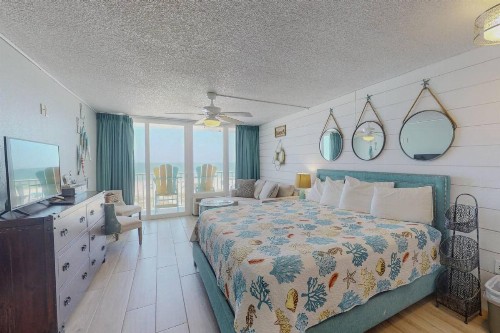 323 - Island Inn - image 28