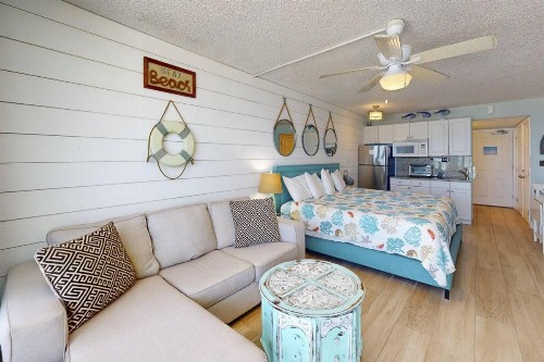 323 - Island Inn - image 32