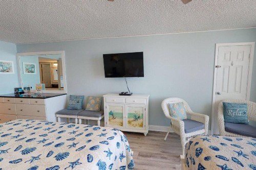 319 - Island Inn - image 11