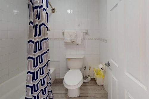 319 - Island Inn - image 15