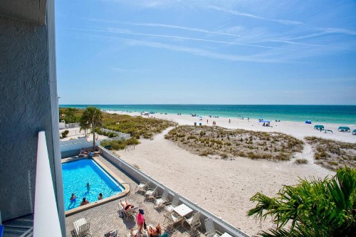 319 - Island Inn - image 41