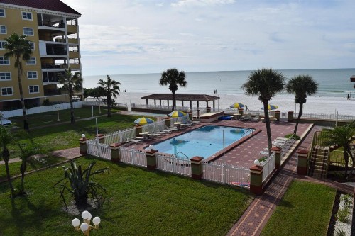 Sails Resort Motel - image 3