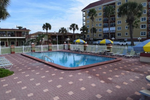 Sails Resort Motel - image 4