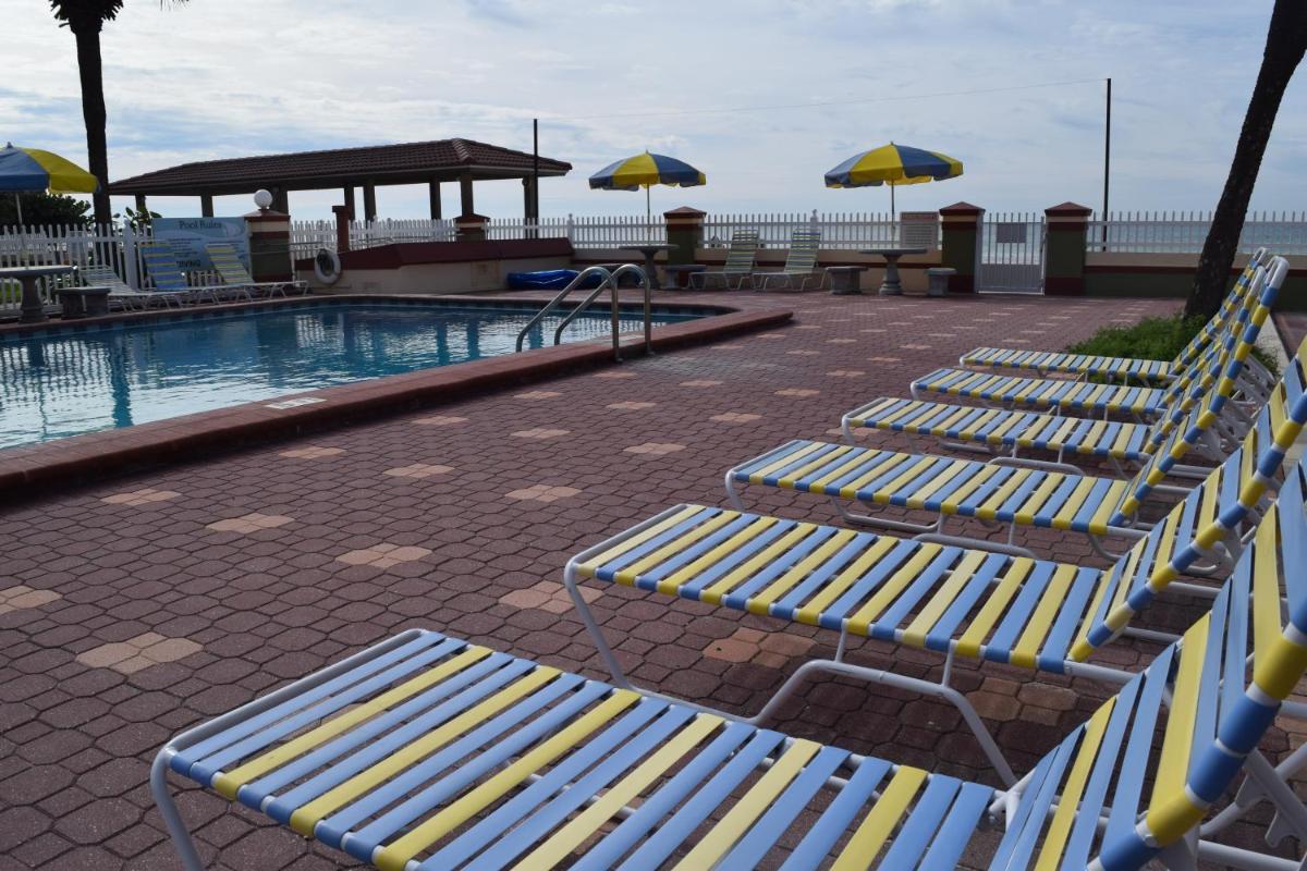 Sails Resort Motel - image 5