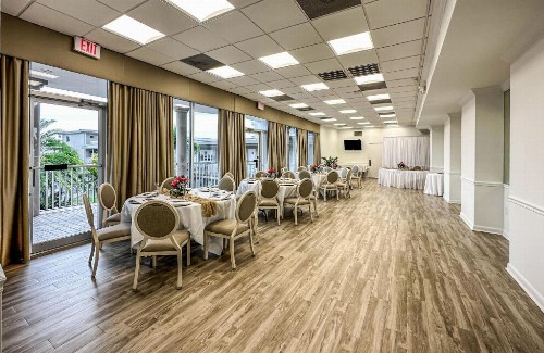 Thunderbird Beach Resort - image 9