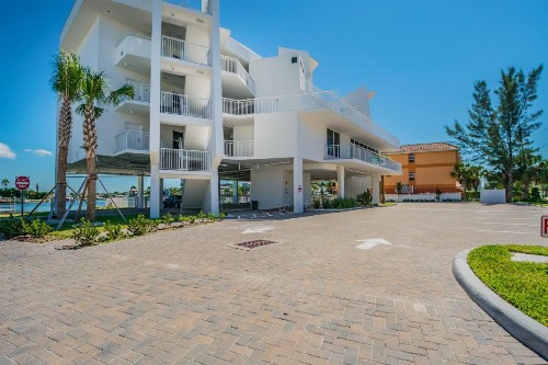 Provident Oceana Beachfront Suites - image 48