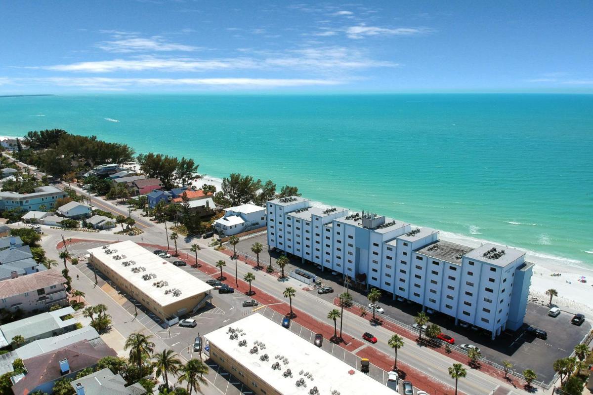2 Bed 2 Bath Apartment in Tampa Bay - image 6