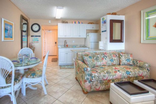409 - Island Inn - image 14