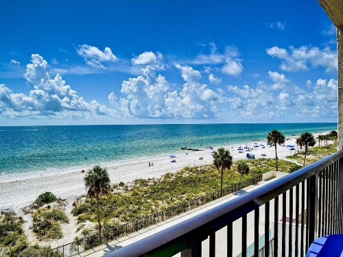 Ocean Sands 504 Beachfront Studio Condo - image 1