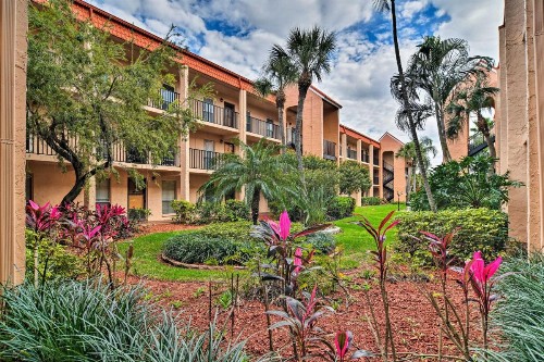 Colorful Bungalow with Pool Less Than 2Mi to Upham Beach! - image 6