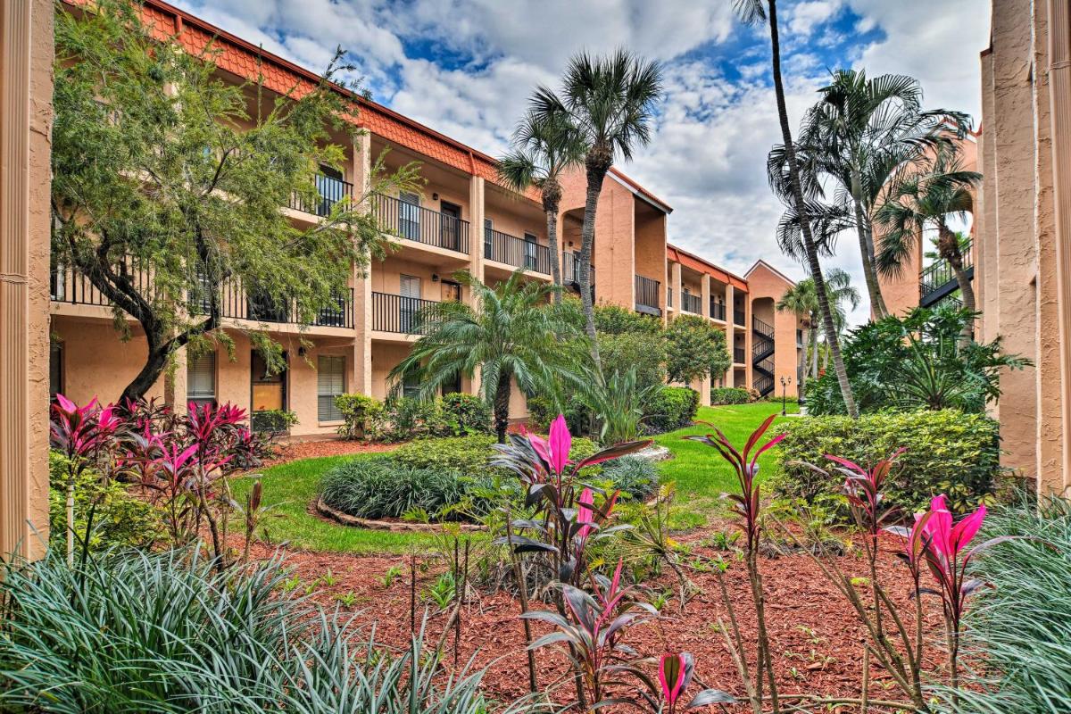Colorful Bungalow with Pool Less Than 2Mi to Upham Beach! - image 6