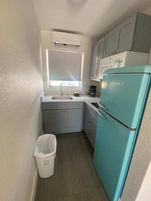 Sand Vista Motel - image 13
