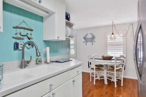 Sol Mate Beach Cottage - image 11