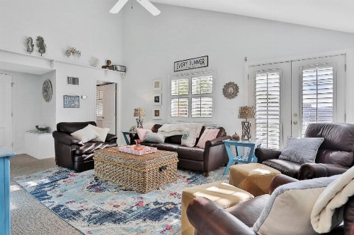 Sol Mate Beach Cottage - image 5