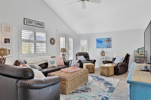 Sol Mate Beach Cottage - image 6