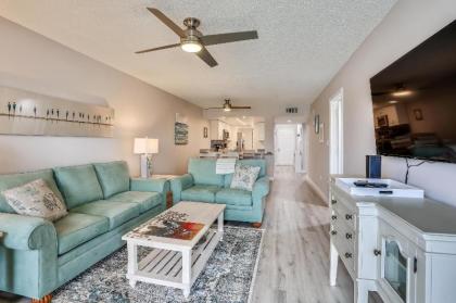 Lands End 202 building 4 updated Condo with Tennis Pool Beach - image 3