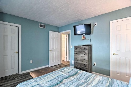 Lavish St Pete Beach Escape with Pool Access! - image 9