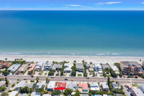 Beach Gem 3 BRs Walk to Beach WiFi Sleeps 5