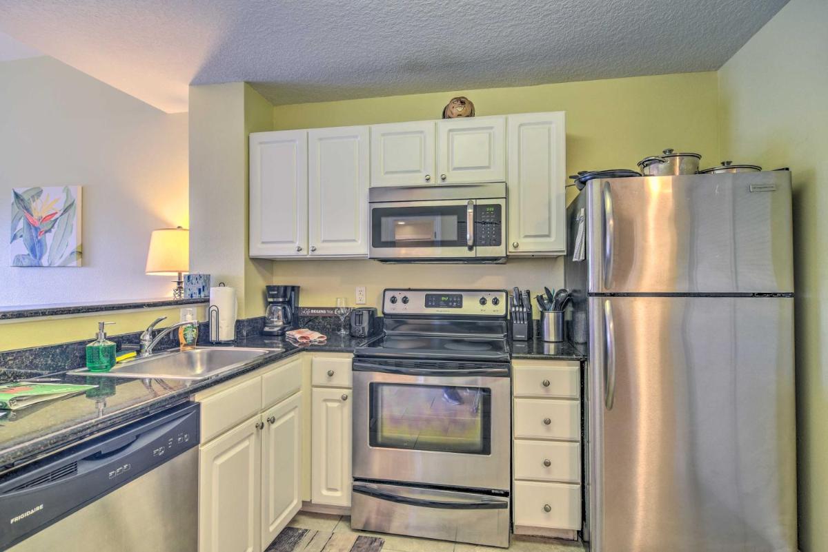 Condo with Marina View - Walk to Madeira Beach! - image 5
