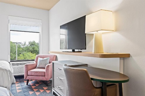 Holiday Inn - St. Petersburg West an IHG Hotel - image 11