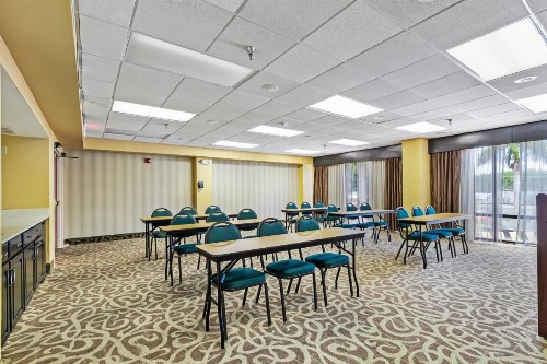 Holiday Inn - St. Petersburg West an IHG Hotel - image 31