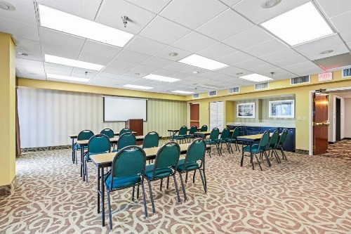 Holiday Inn - St. Petersburg West an IHG Hotel - image 33