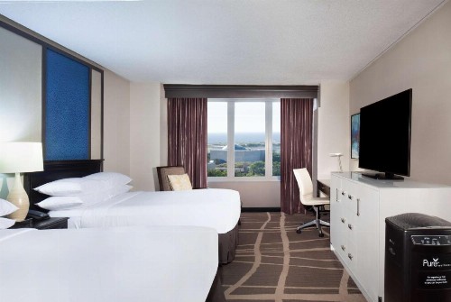 Hilton St. Petersburg Bayfront - image 27