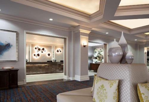 Hilton St. Petersburg Bayfront - image 3