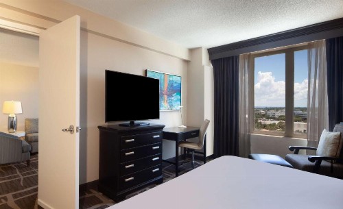 Hilton St. Petersburg Bayfront - image 39