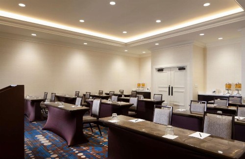 Hilton St. Petersburg Bayfront - image 48