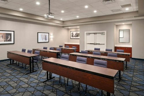 Courtyard by Marriott St. Petersburg Downtown - image 22