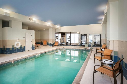 Courtyard by Marriott St. Petersburg Downtown - image 3