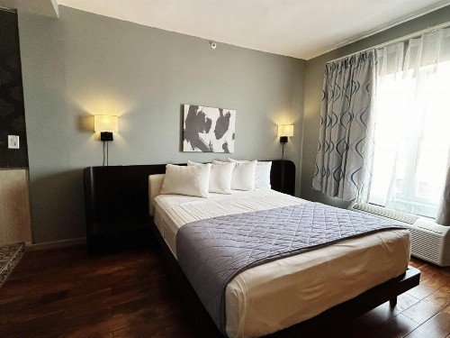 Ponce De Leon Hotel - image 2