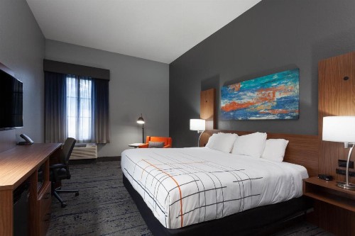 La Quinta by Wyndham St. Petersburg Northeast *Newly Renovated - image 11
