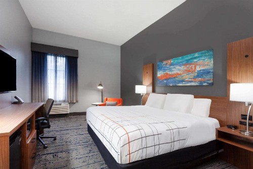 La Quinta by Wyndham St. Petersburg Northeast *Newly Renovated - image 25