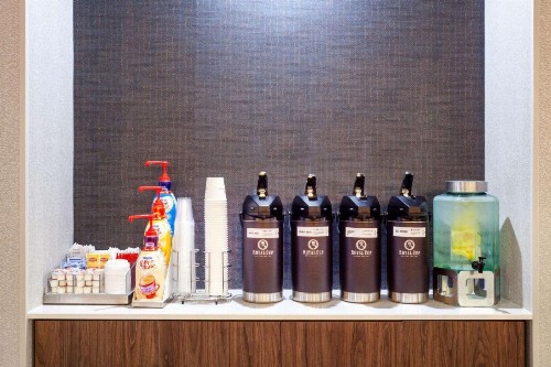 La Quinta by Wyndham St. Petersburg Northeast *Newly Renovated - image 31