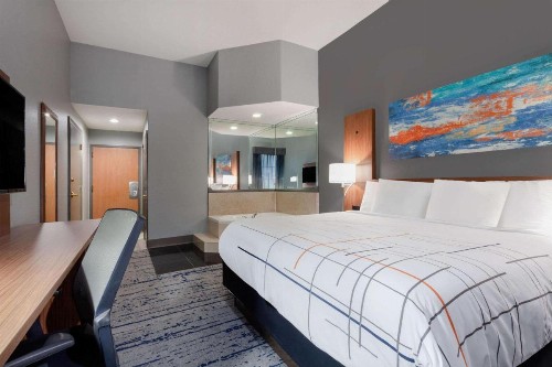 La Quinta by Wyndham St. Petersburg Northeast *Newly Renovated - image 37