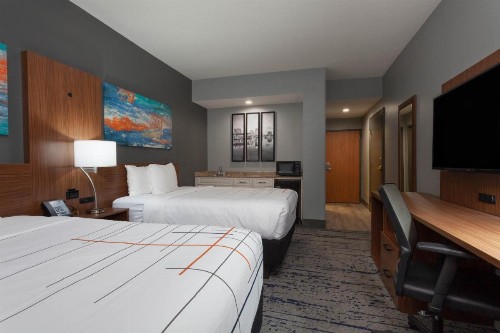 La Quinta by Wyndham St. Petersburg Northeast *Newly Renovated - image 38
