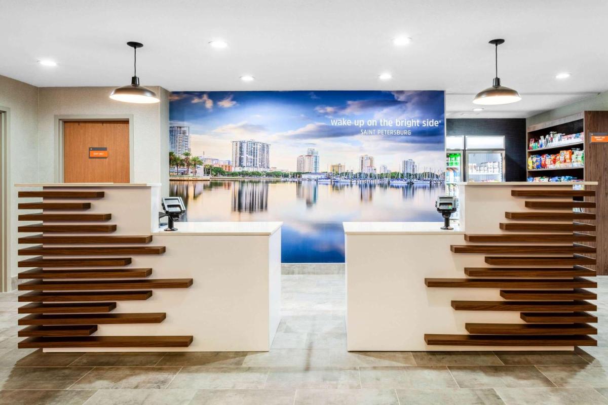 La Quinta by Wyndham St. Petersburg Northeast *Newly Renovated - image 7