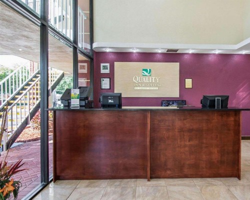 Quality Inn & Suites At Tropicana Field - image 12