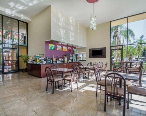 Quality Inn & Suites At Tropicana Field - image 6
