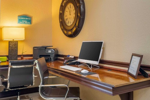 Comfort Inn & Suites Northeast - Gateway - image 36