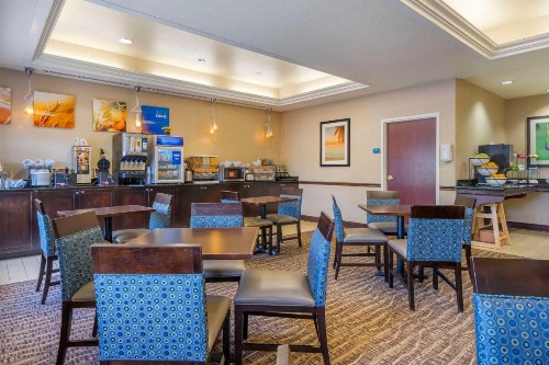 Comfort Inn & Suites Northeast - Gateway - image 37