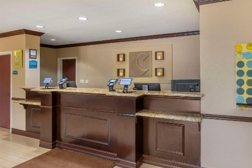 Comfort Inn & Suites Northeast - Gateway - image 7