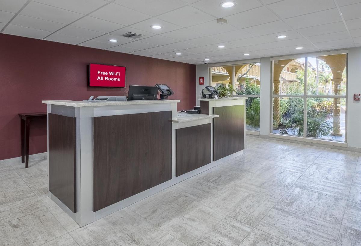 Red Roof Inn Tampa Bay - St. Petersburg - image 4