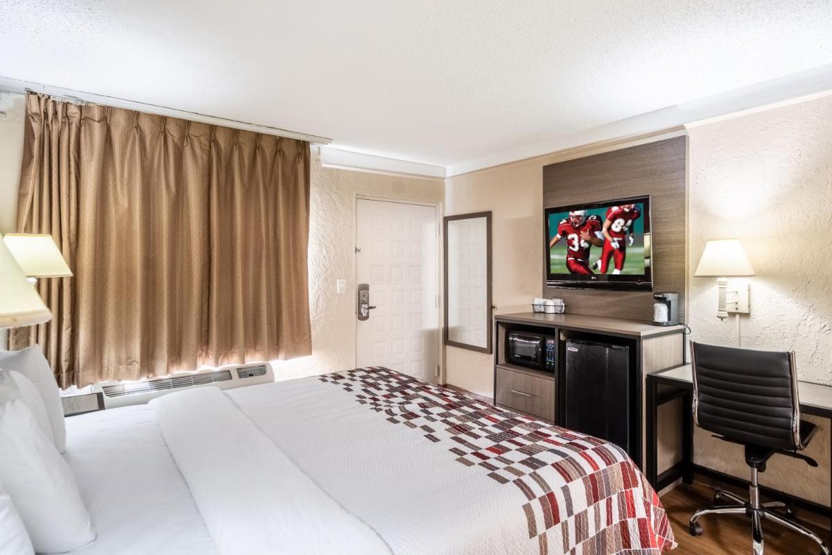 Red Roof Inn Tampa Bay - St. Petersburg - image 6